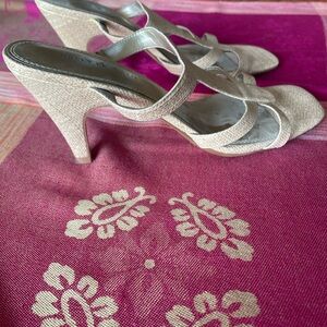 Beige Kelly and Katie heels. Size 7.5